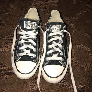 Black Low Rise Converse